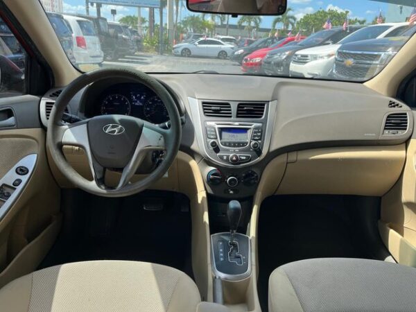 2012 HYUNDAI ACCENT GLS - Image 6