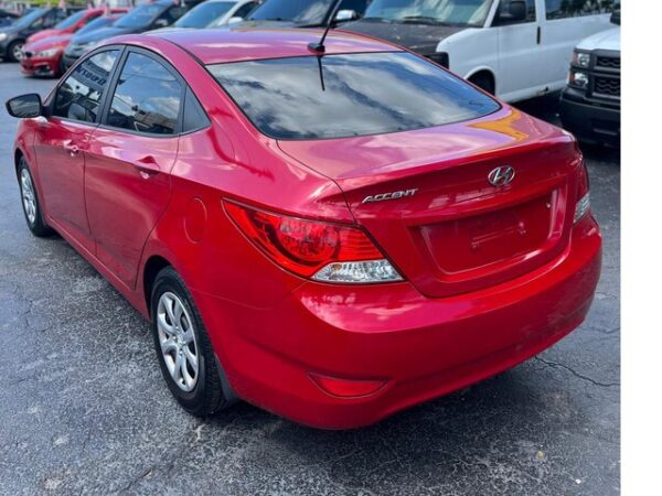 2012 HYUNDAI ACCENT GLS - Image 4